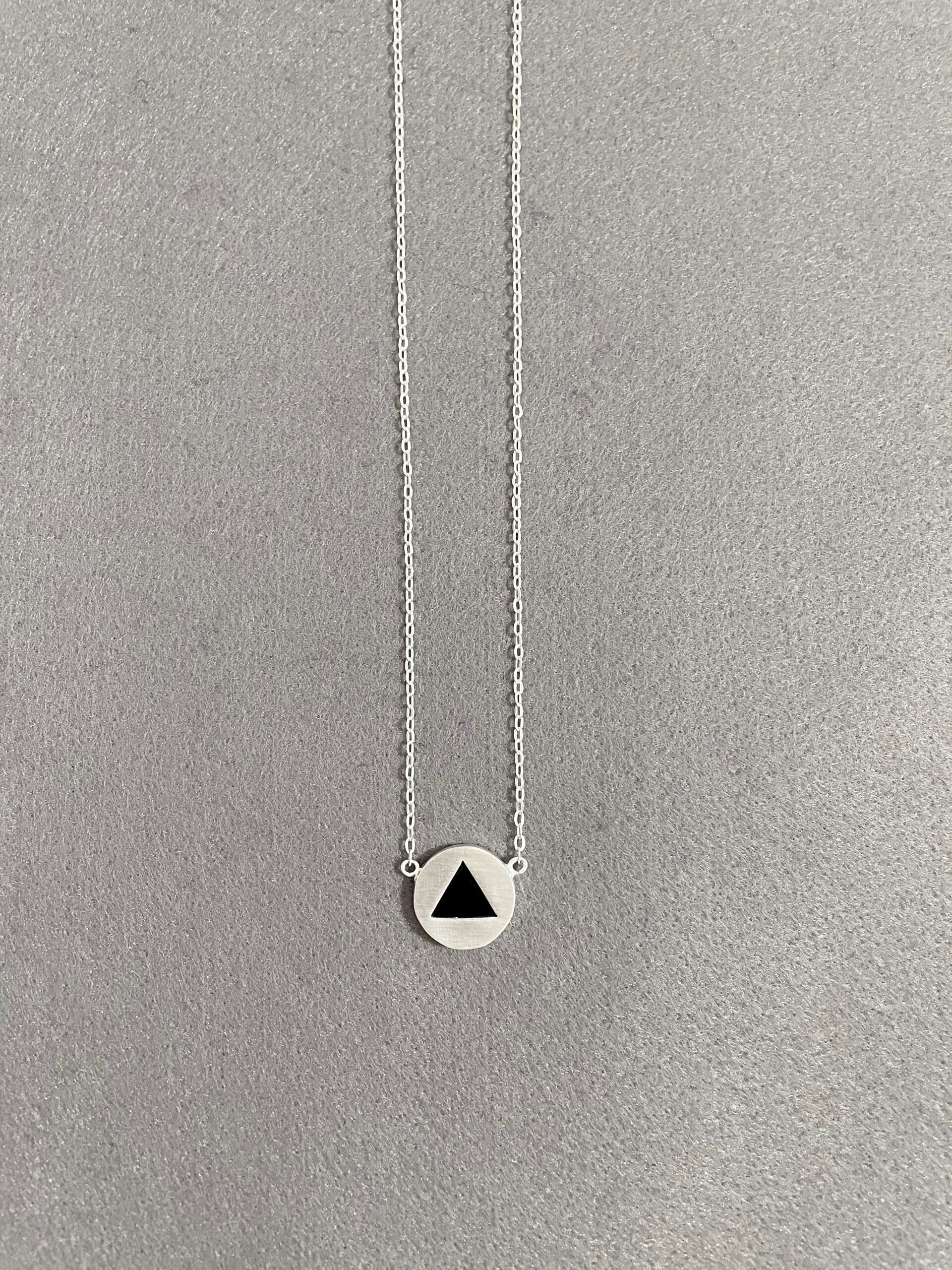 Colar Back To Black P