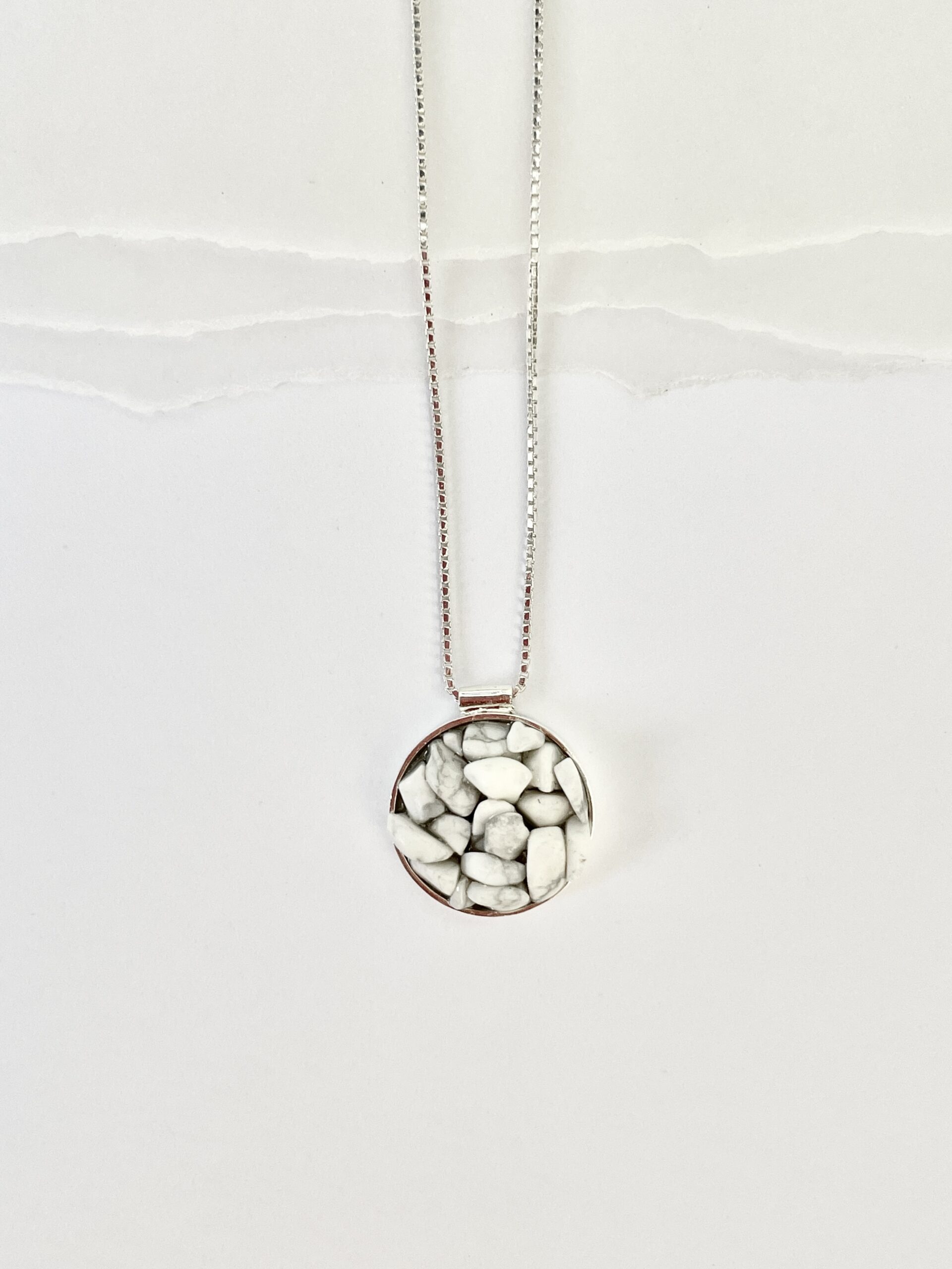 Colar Fragmentos Howlita - Imagem 6