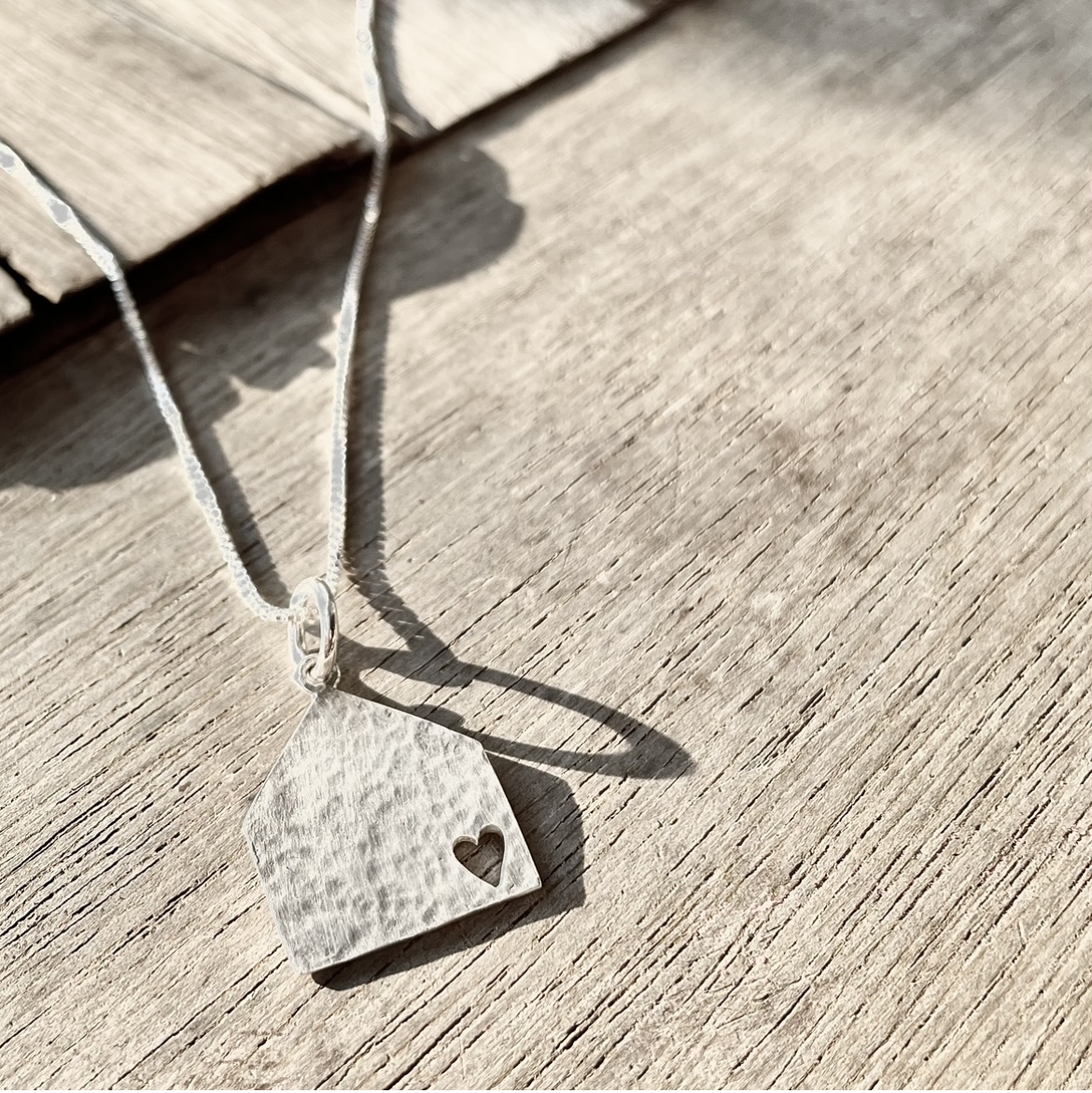 Pendente Abrigo do Amor