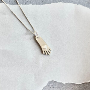 Pendente Coração na Mão